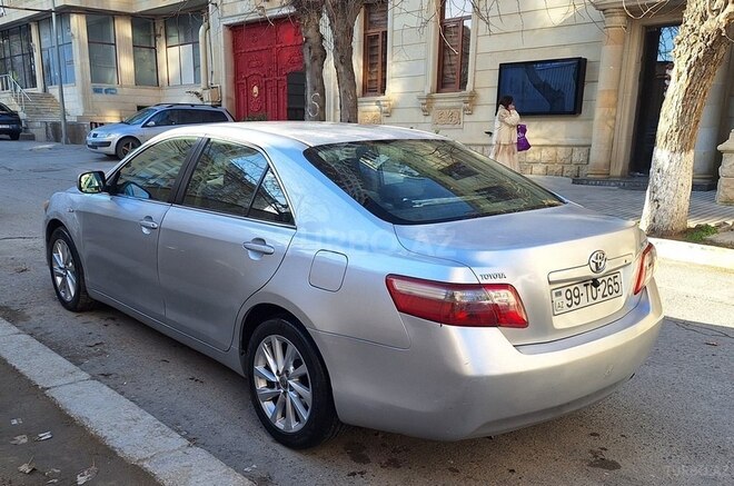 Toyota Camry-3