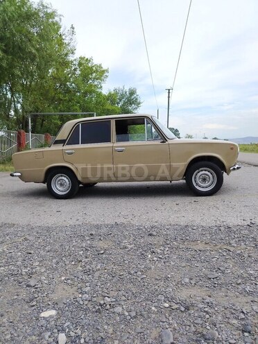 LADA (VAZ) 21011-4