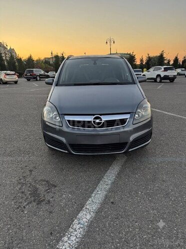 Opel Zafira-19
