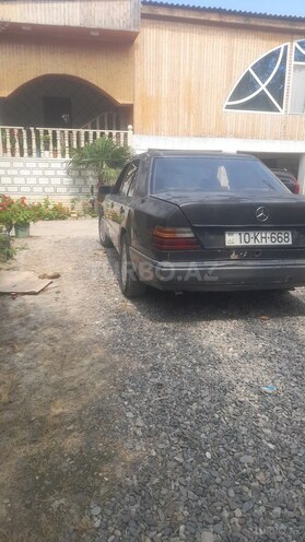 Mercedes 200 D-4
