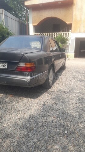 Mercedes 200 D-5