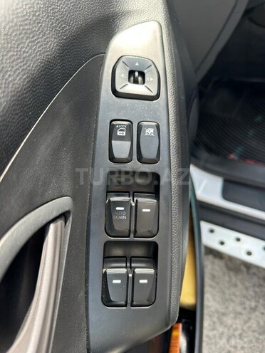 Hyundai ix35-15