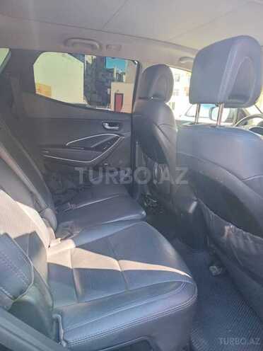 Hyundai Santa Fe-5