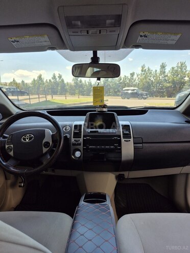 Toyota Prius-8