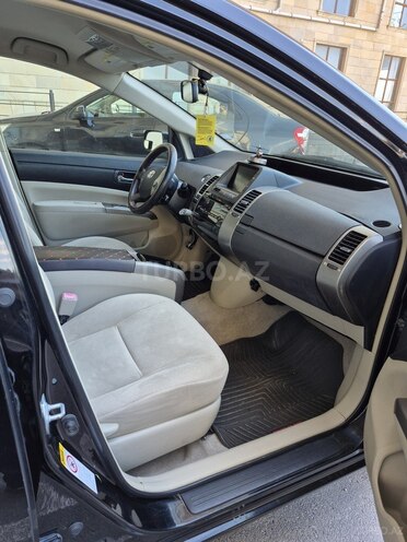 Toyota Prius-7