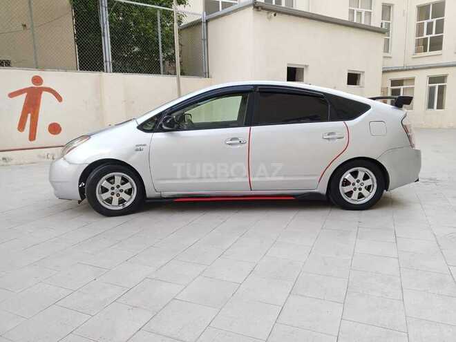 Toyota Prius-5