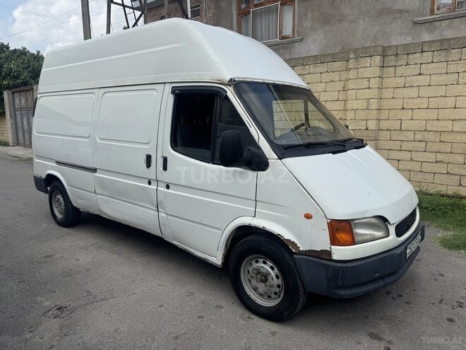 Ford Transit-2