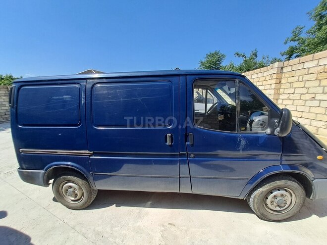 Ford Transit-3