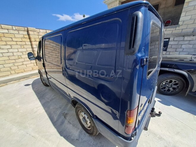 Ford Transit-5