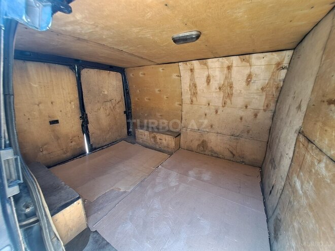 Ford Transit-8