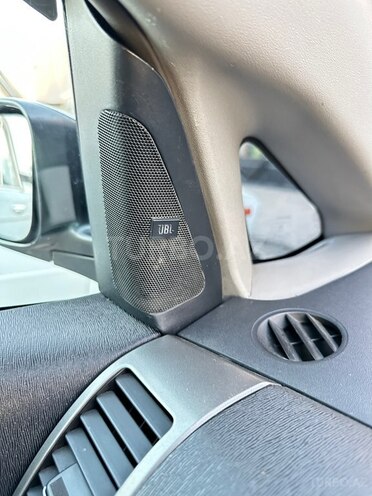 Toyota Prius-11