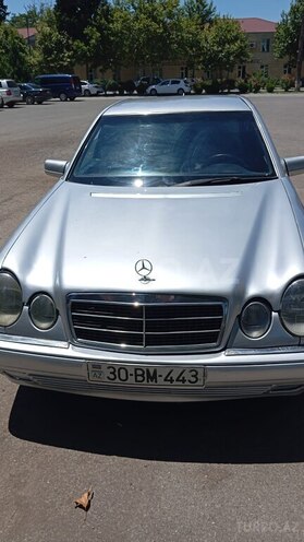 Mercedes E 290-7