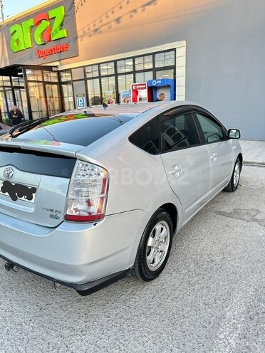 Toyota Prius-13