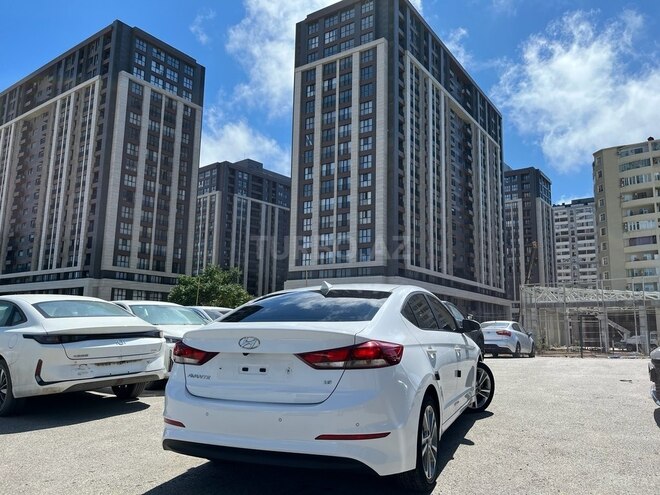 Hyundai Avante-2