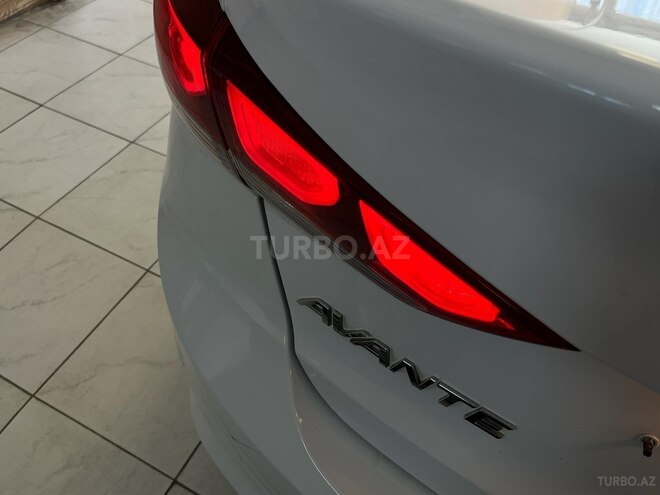 Hyundai Avante-3