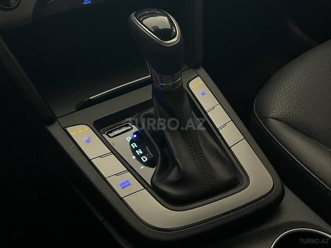 Hyundai Avante-16