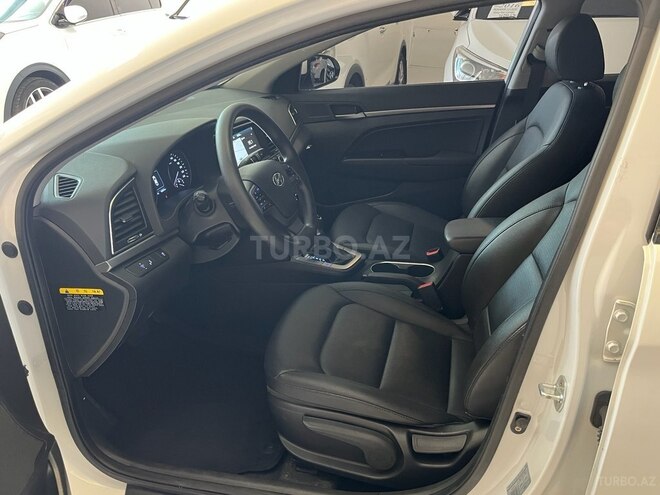 Hyundai Avante-17