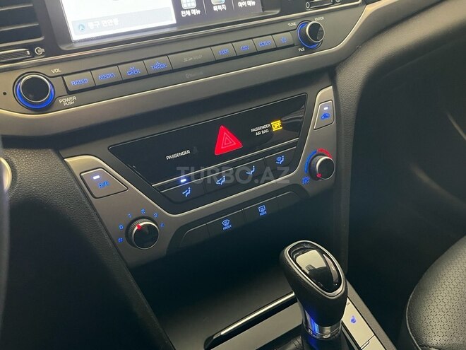 Hyundai Avante-15