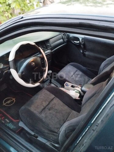 Opel Vectra-3