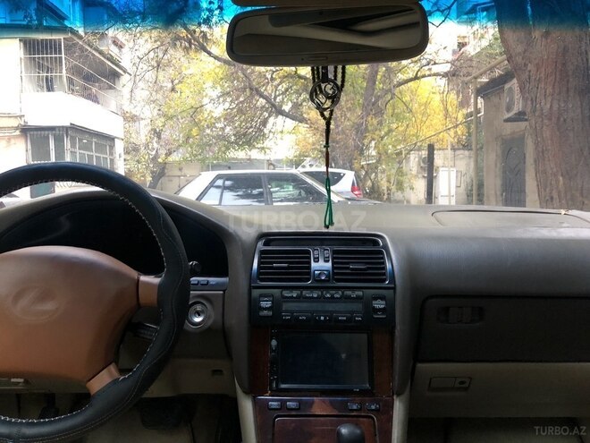 Lexus LS 400-4