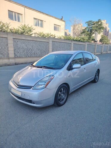 Toyota Prius-4
