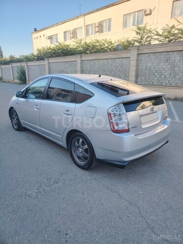 Toyota Prius-5