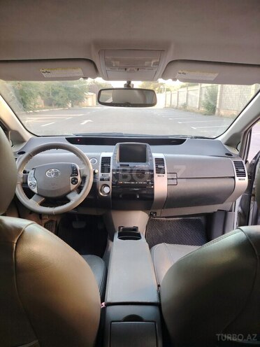Toyota Prius-13