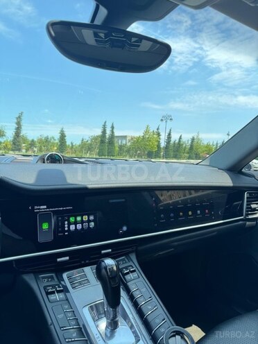 Porsche Panamera 4S-8