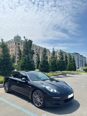 Porsche Panamera 4S-4