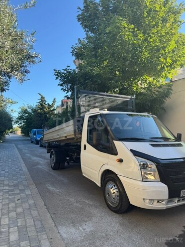 Ford Transit-4