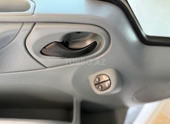 Ford Transit-9