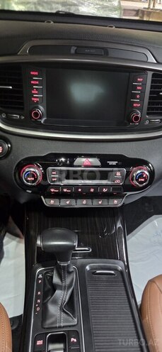 Kia Sorento-11