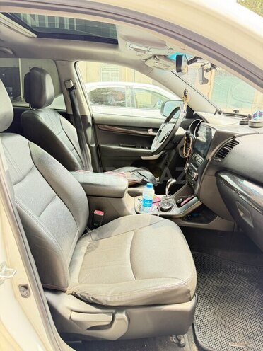 Kia Sorento-4