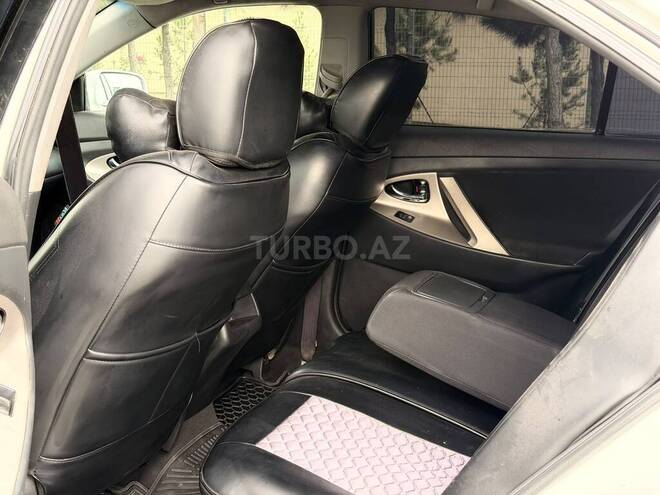 Toyota Camry-9