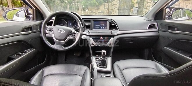 Hyundai Avante-5