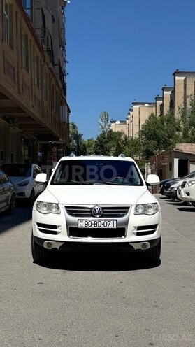 Volkswagen Touareg-1