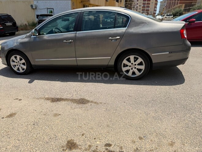Volkswagen Passat-8