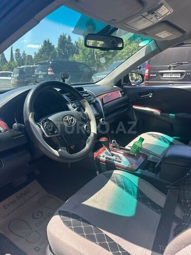 Toyota Camry-6