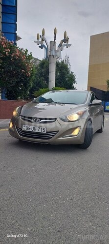 Hyundai Elantra-1