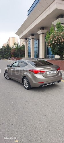Hyundai Elantra-2