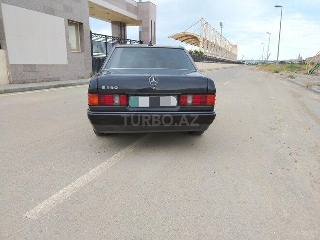Mercedes 190-10