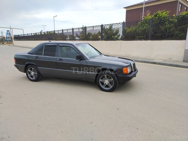 Mercedes 190-2