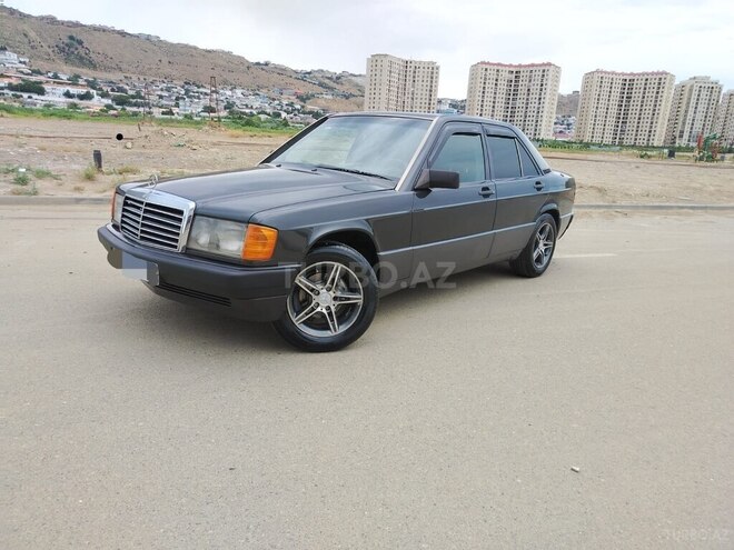 Mercedes 190-4