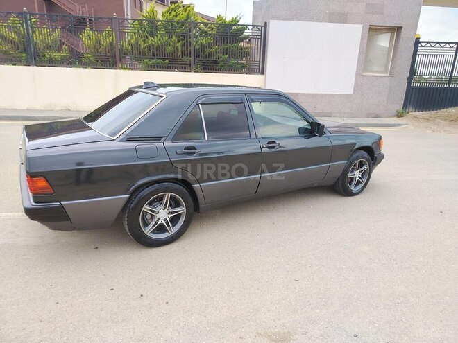 Mercedes 190-8