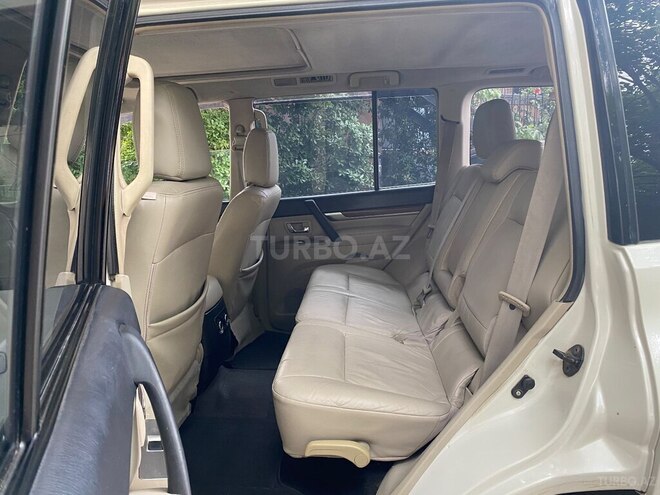 Mitsubishi Pajero-14