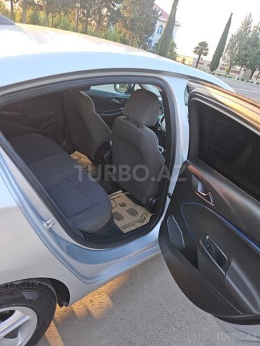 Chevrolet Cruze-13