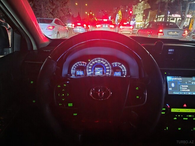 Toyota Camry-9