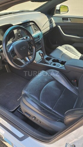 Hyundai Sonata-13