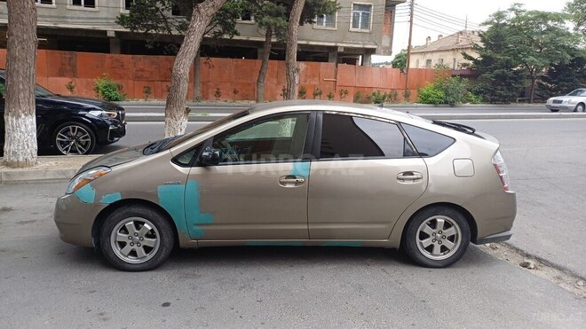 Toyota Prius-2