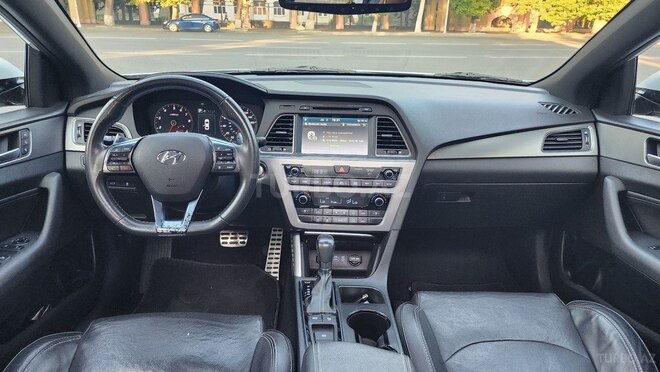 Hyundai Sonata-11